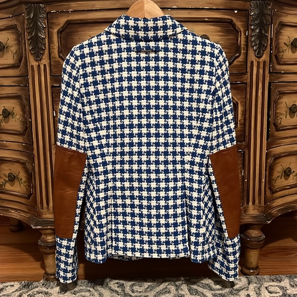 Smythe: Patch Pocket Duchess Blazer With Elbow Patches In Azure Houndstooth - Picture 7 of 7